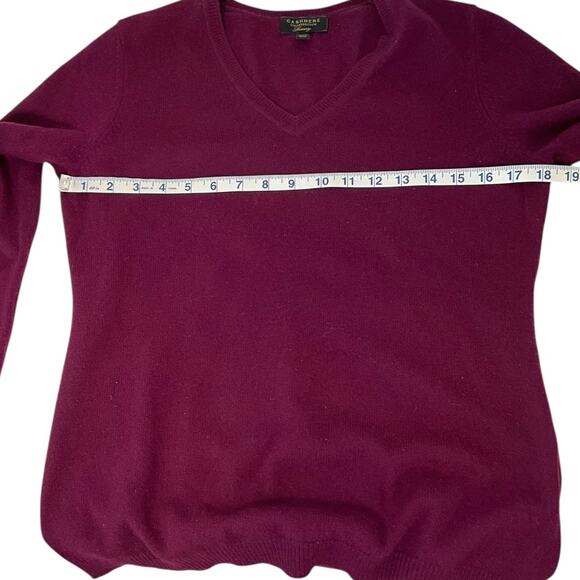 Charter Club 100% Cashmere Luxury Plum Purple V-Neck Sweater Size Medium preppy - Picture 5 of 8